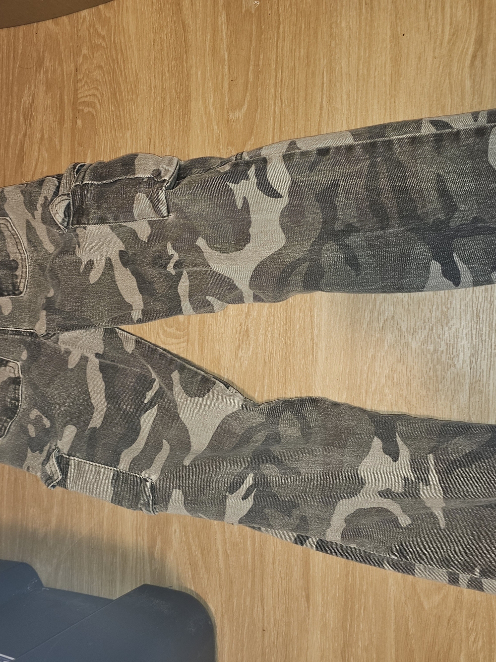 Kids' Black & Green Camo Cargo Jeans - Utility Style - Picture 2 of 4